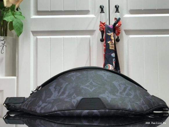 AAA Replica Ru VUITTON LOUIS BUMBAG DISCOVERY 0812